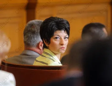 Десислава Атанасова притеснена за здравната реформа