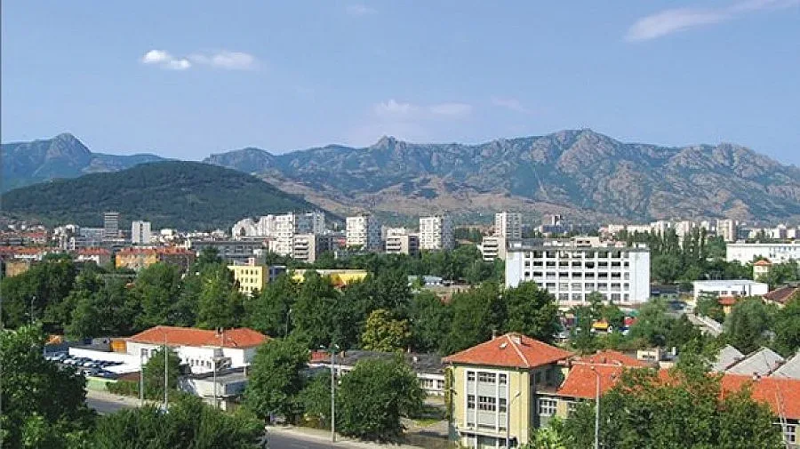 Културни дейци скочиха в защита на своя клуб