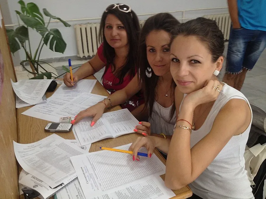 Над 3300 кандидат-студенти атакуват ЮЗУ