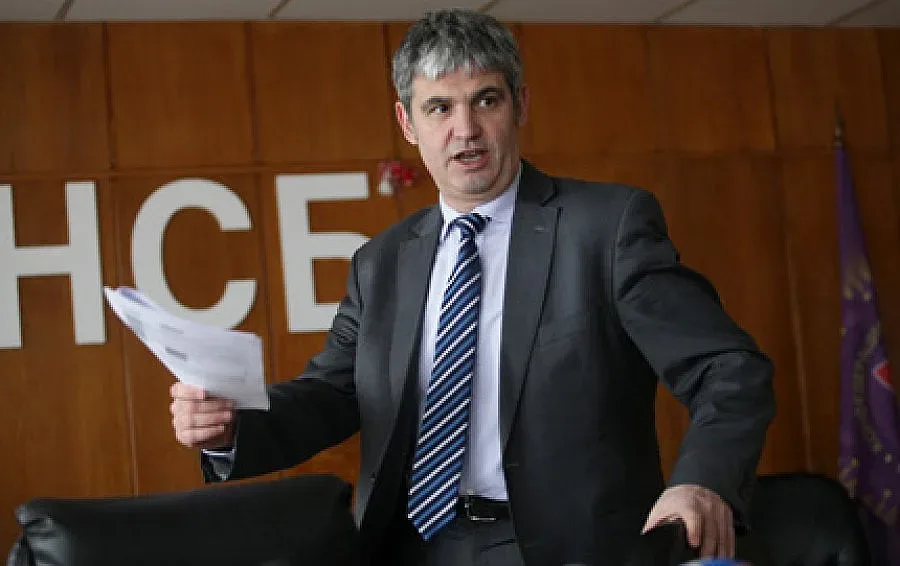 КНСБ: Изходът са предсрочни избори