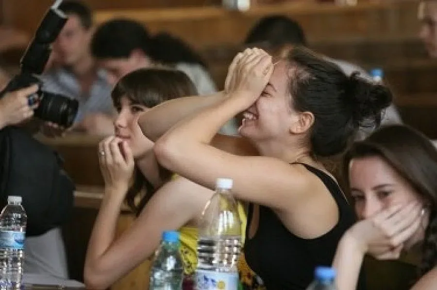 Бъдещи журналисти пишат за подслушване и послушание