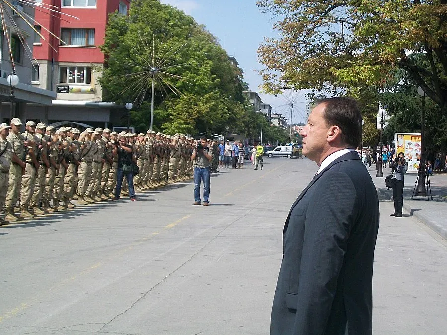 Найденов: Агенция ще разпродава военните имоти