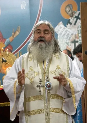 Тялото на митрополит Кирил открито на Траката