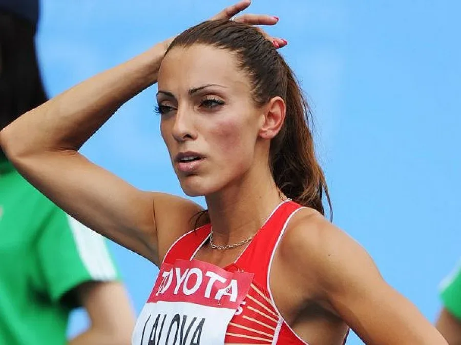 Ивет Лалова потъна в скръб