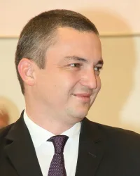 Чий грях е незаконният град?
