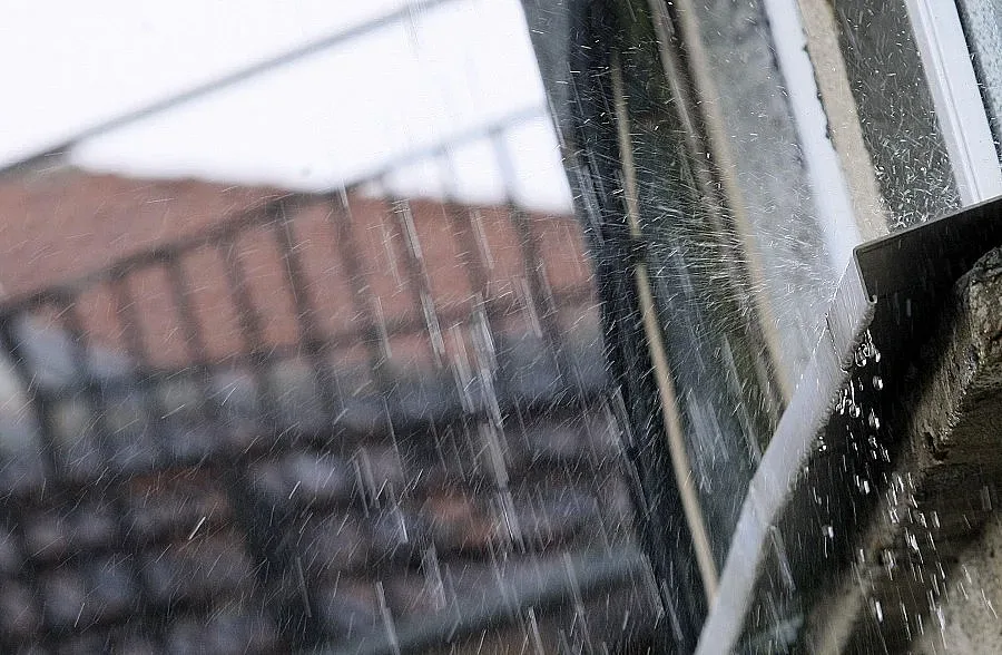 Облаци и дъжд във вторник 