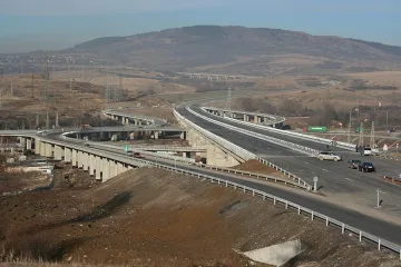 Перник се събуди, задръсти естакадата на "Люлин"