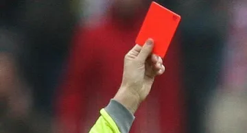 Съдия уби с нож футболист, фенове разфасоват рефера