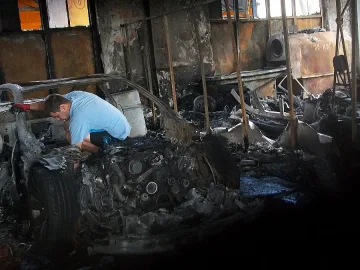 Огнена война между вносители на коли