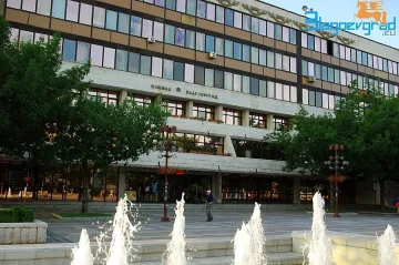 Млад мъж се самоуби със скок от бизнес сграда