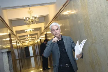 Атака иска отстраняване на президента