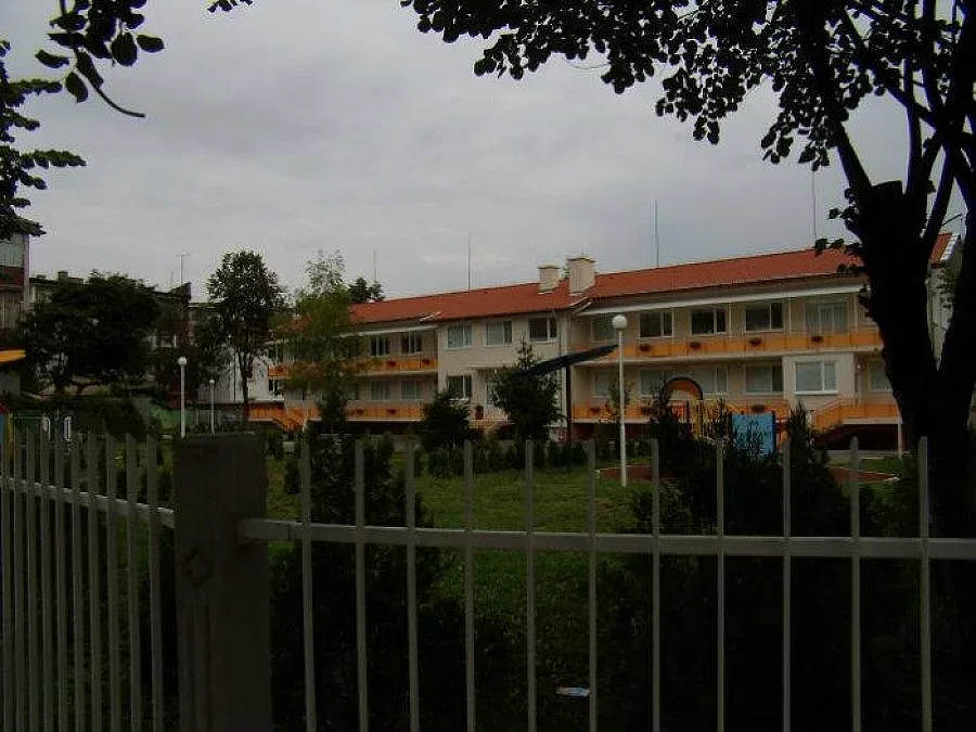 Скандал с доставките на храни за училища и забавачки