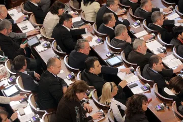 СМС - атака в парламента