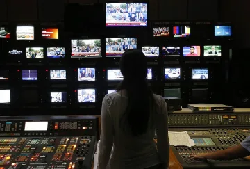 Гръцкото правителство предложи нови радио и телевизия