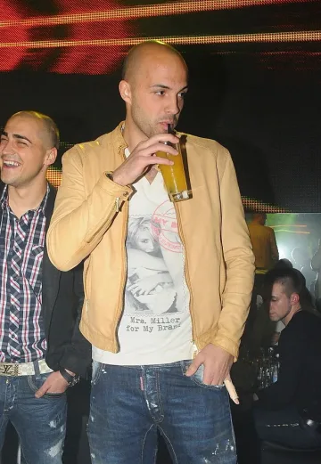 "Бурса" събира наши баджанаци