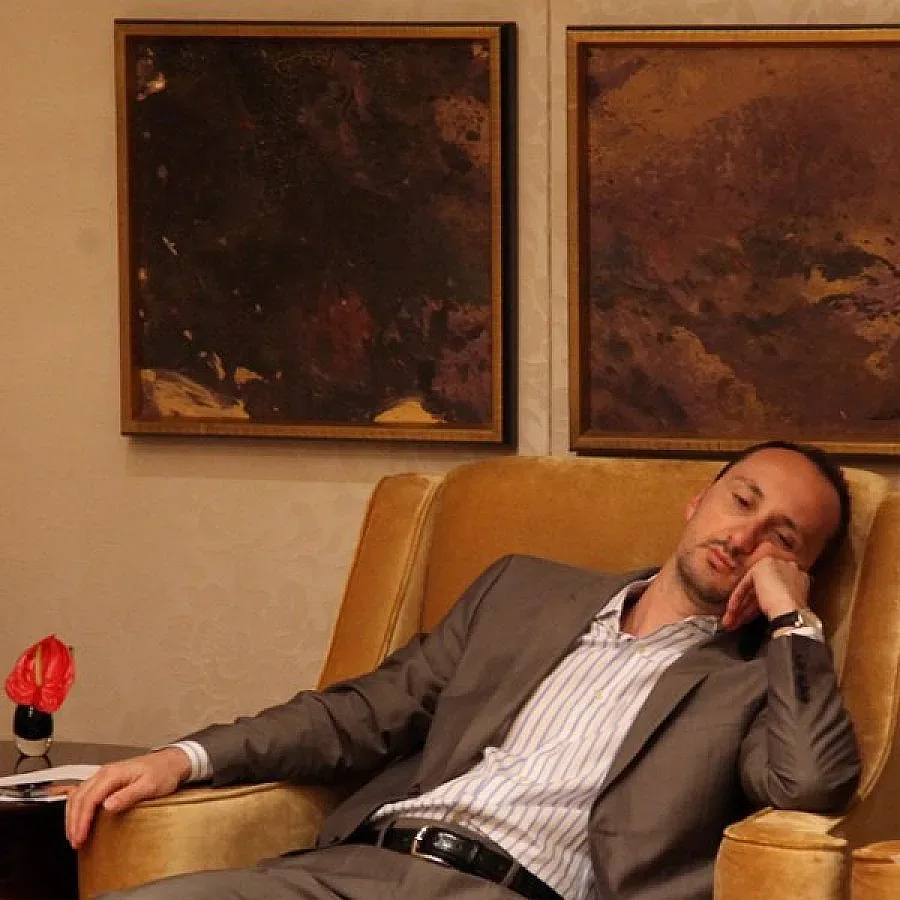 Топалов тръгна с победа