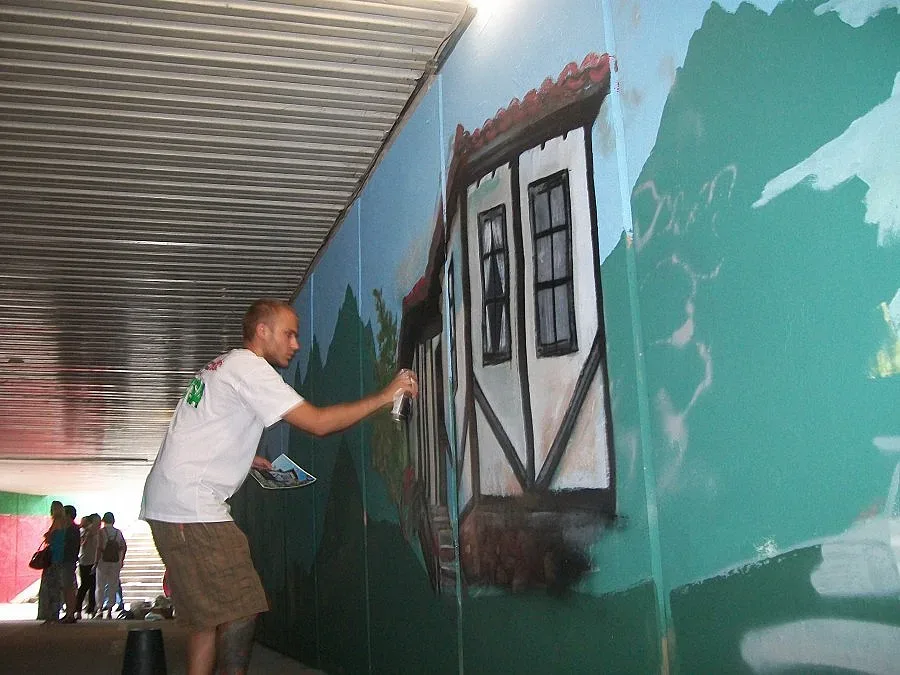 Зографисват подлез със съкровища