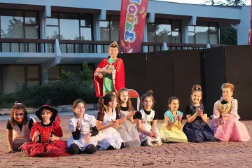 Млади актьори радват Благоевград