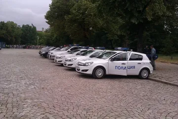 Тийнейджър напада жени