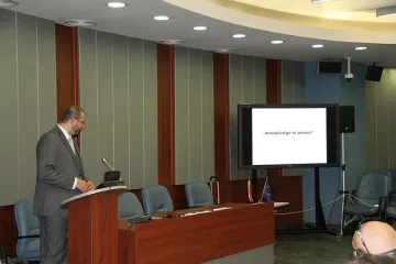 Българска библиотечна система работи като Google