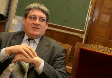 Д-р Цеков в парламента, защитава се пред депутатите
