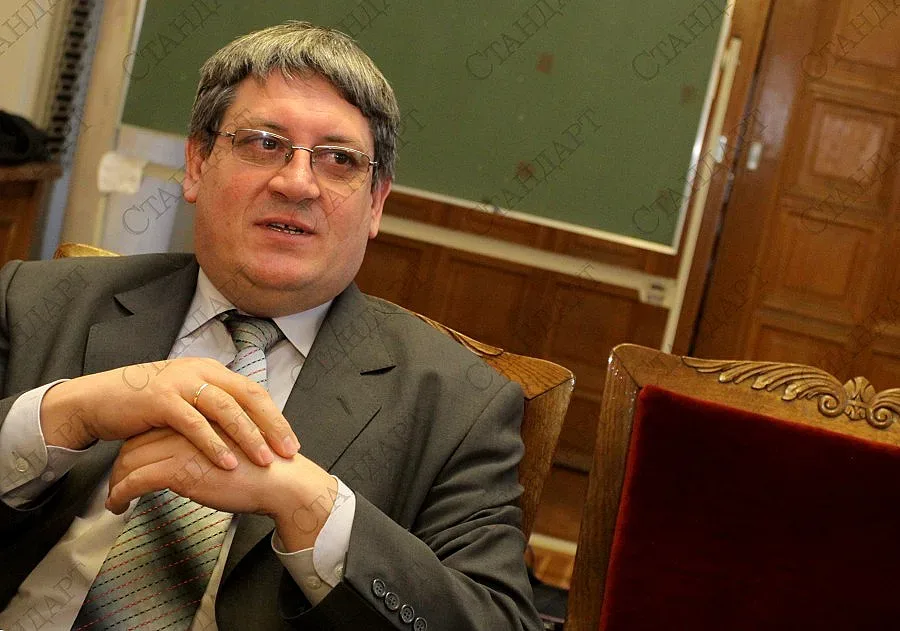 Д-р Цеков в парламента, защитава се пред депутатите