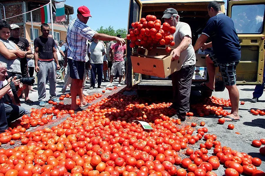 Земеделци даряват зеленчуци на социално слаби
