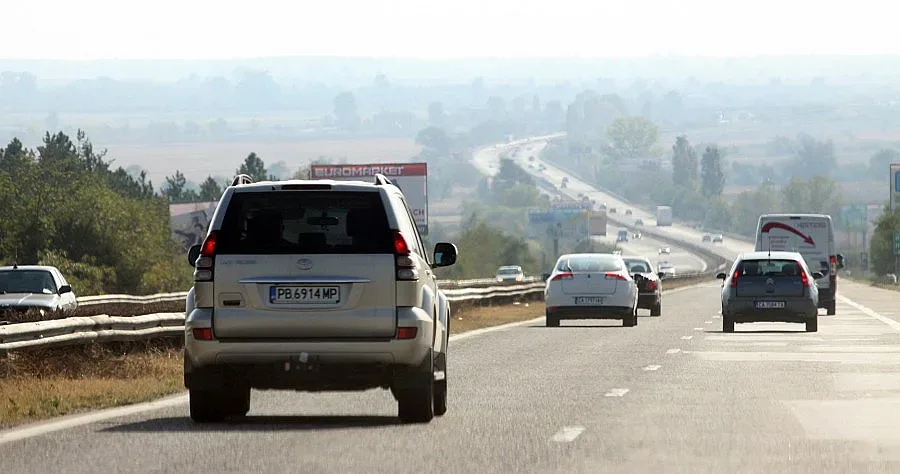 Ремонтират "Тракия"