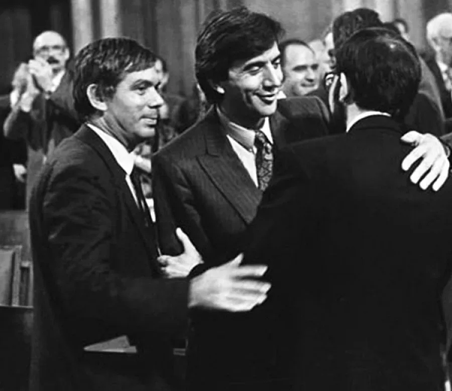 IN MEMORIAM: От синьо острие до жълт кардинал