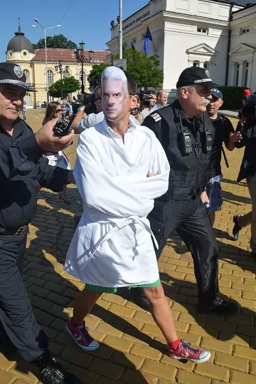 Арестуваха Волен