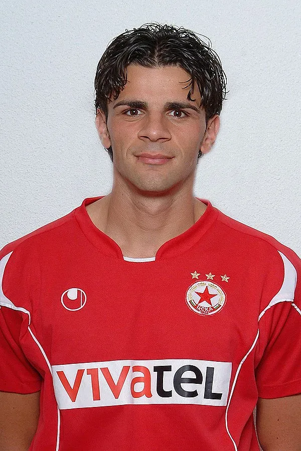 Татуиран аматьор дойде на "Армията"