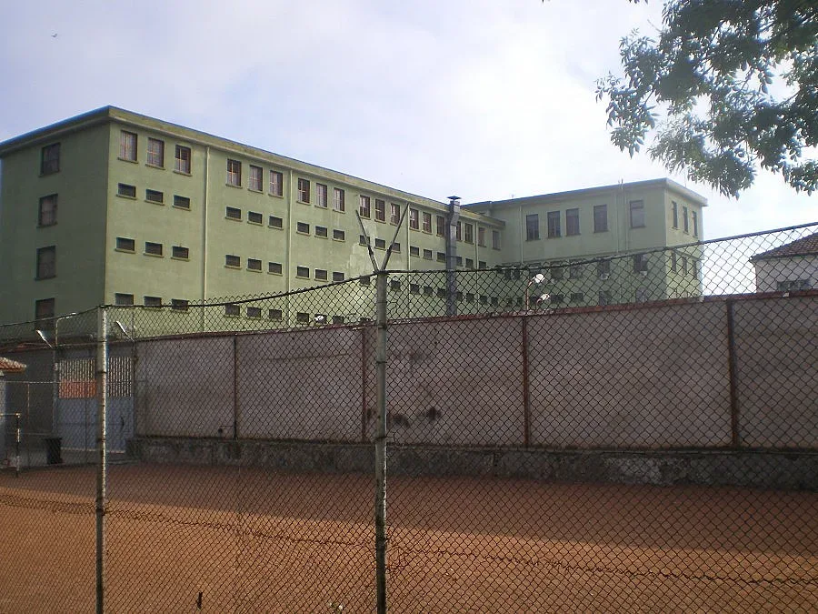 Надзиратели от Бургас пиха чай в знак на протест