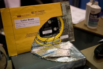 Писмо бомба пламна в Гърция