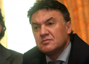 Боби Михайлов тръгна с каре бодигардове
