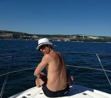 Бербатов отмаря на яхта