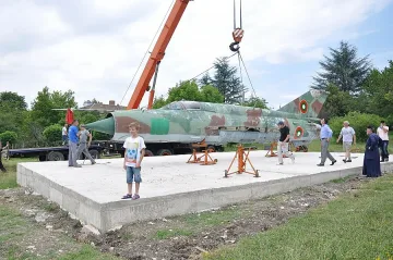 Изтребител „МиГ-21” се приземи  в Кърджали  