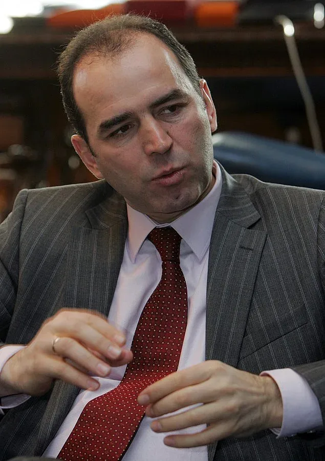 Искров препоръча на банките да внимават с лихвите