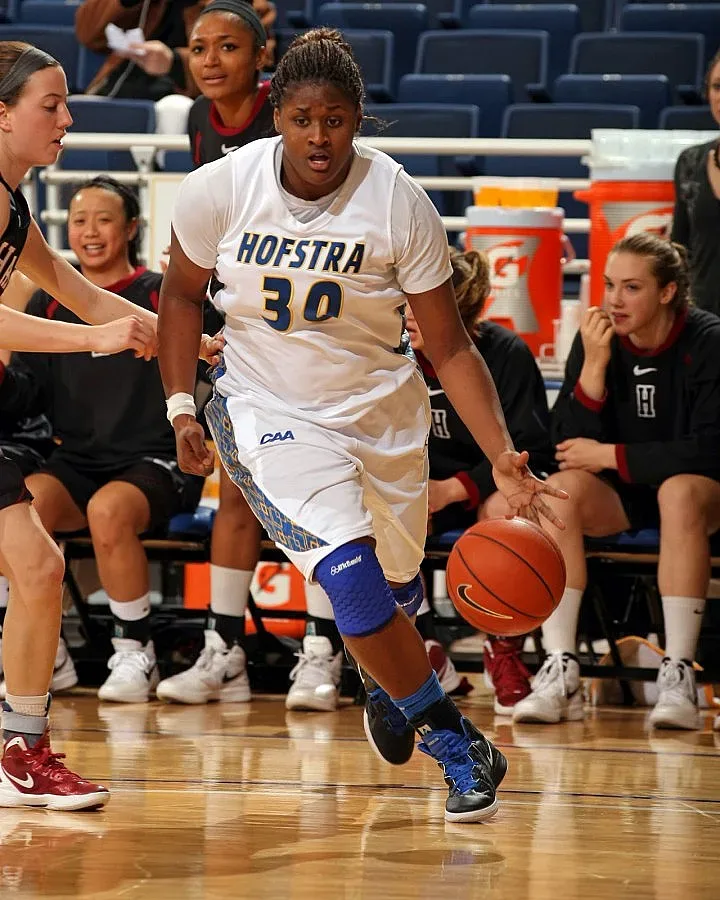 Още една американка в „Дунав 8806"