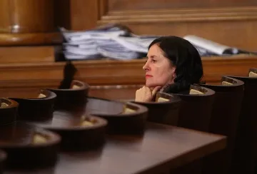 Вицепремиерът Бобева обявява приемно време за граждани
