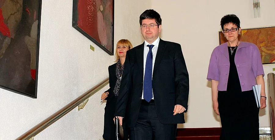 По-малко срещи на бизнеса с данъчните