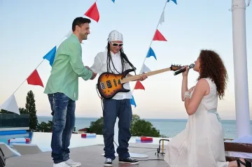 Обновеният "Интернационал" посреща випове 