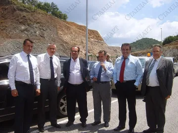 До месец гърците приключват пътя  до  Маказа 