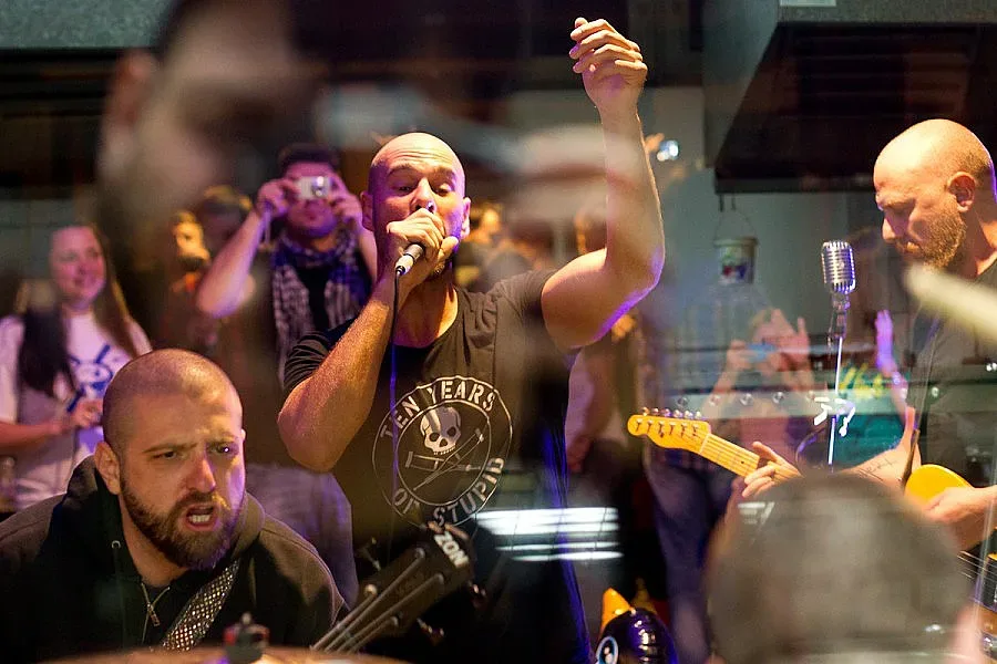 Софиянци посрещнаха с купон July Morning на Витоша