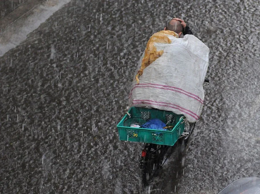 Пожарна катастрофира насред потопа в Кубрат