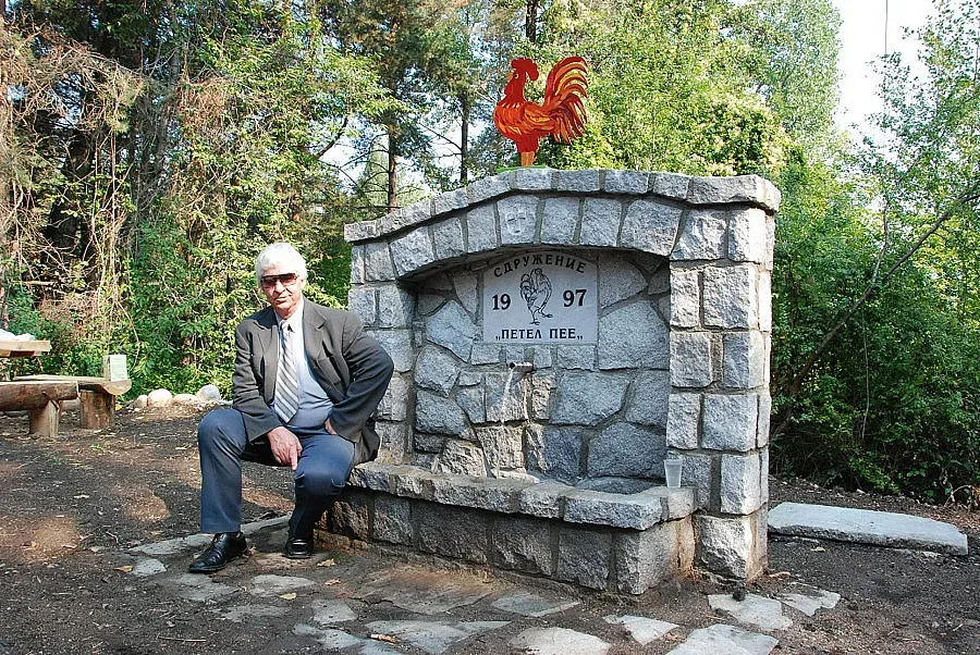 Мъжкарите на Банско чистят Пирин планина