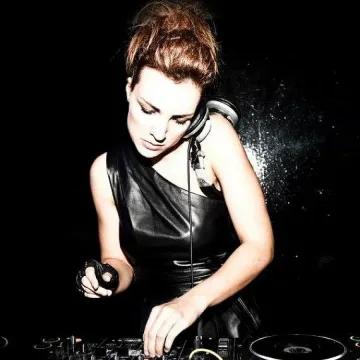 Българка е диджей №1 на Ботуша