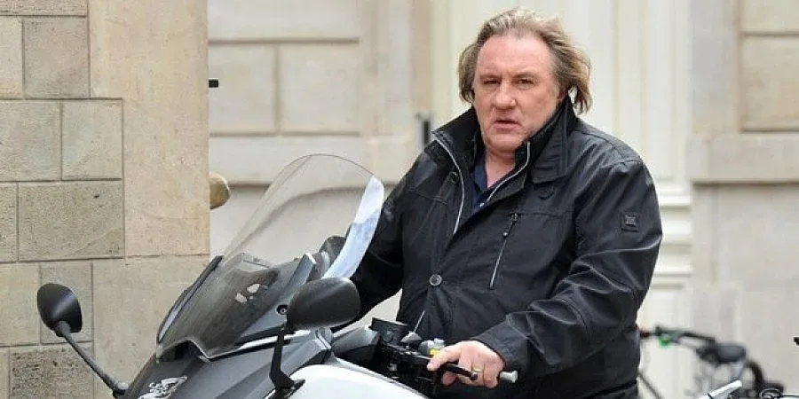 Депардийо се слага на Путин