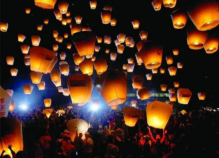 1000 фенера за "Джулай морнинг" в Бургас