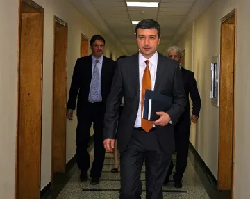 Стойнев: Водена е политика за фалиране на държавни дружества