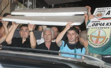 "Волен под масата" е фаворит във Фейсбук